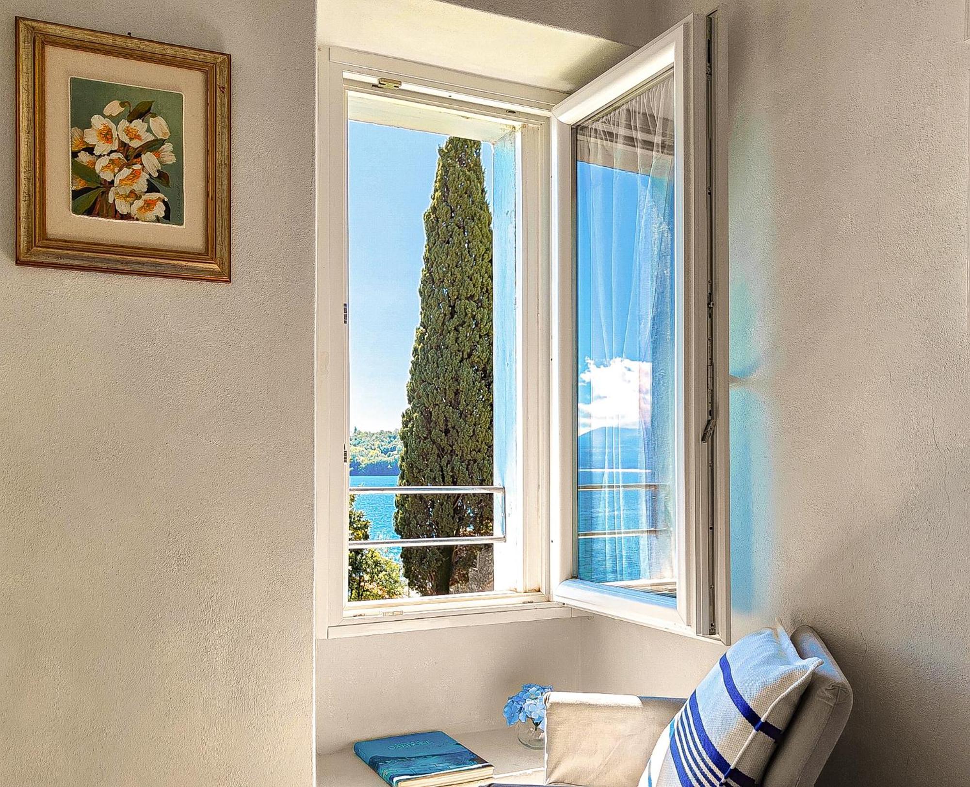 Luxury Lakeside Apartment Right On The Water سالو المظهر الخارجي الصورة