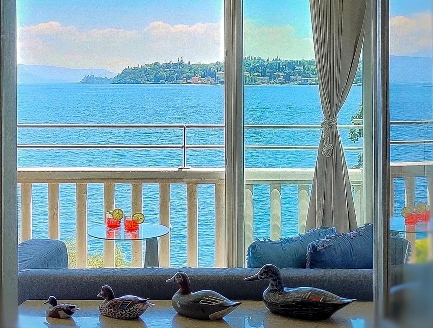 Luxury Lakeside Apartment Right On The Water سالو المظهر الخارجي الصورة