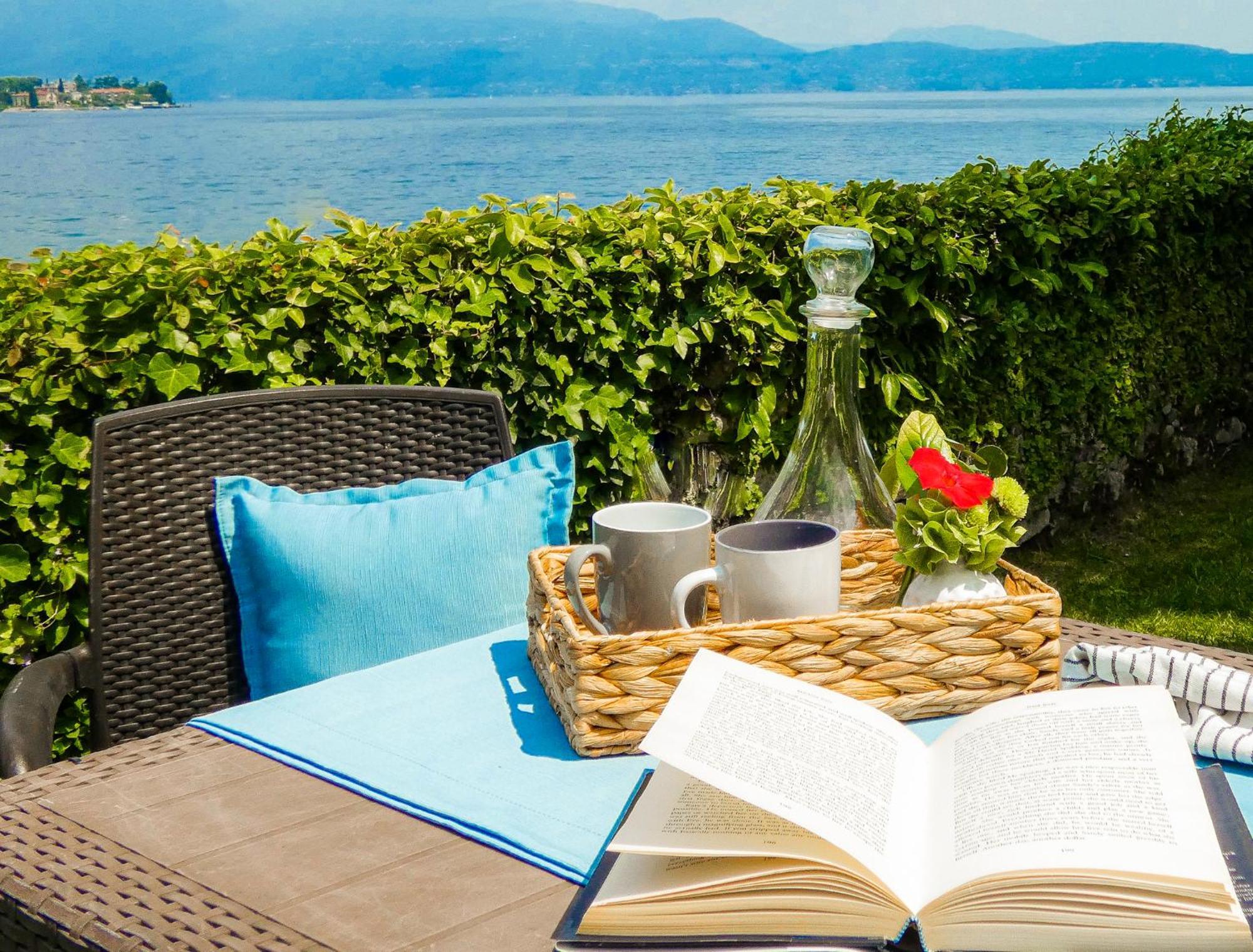 Luxury Lakeside Apartment Right On The Water سالو المظهر الخارجي الصورة