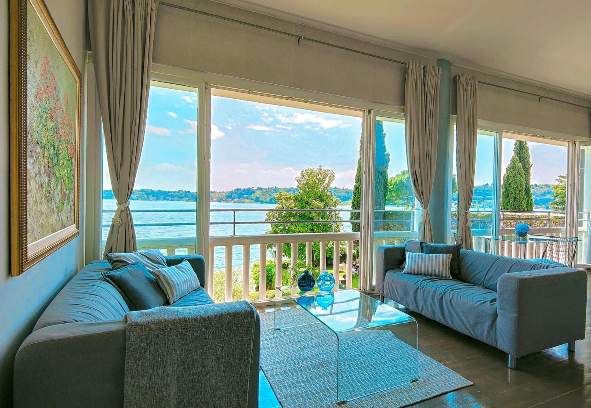 Luxury Lakeside Apartment Right On The Water سالو المظهر الخارجي الصورة